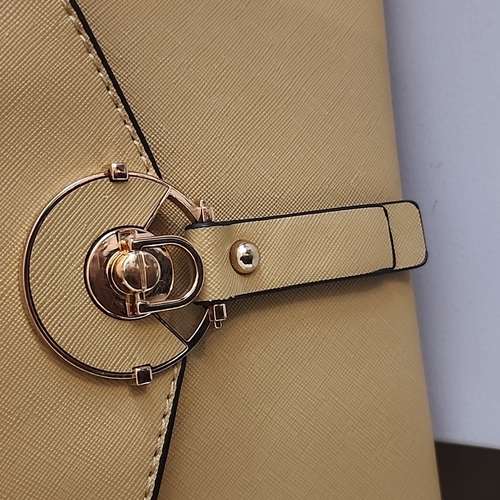 Yellow structured handbag. Top handle No crossdbody strap. - Picture 5 of 8